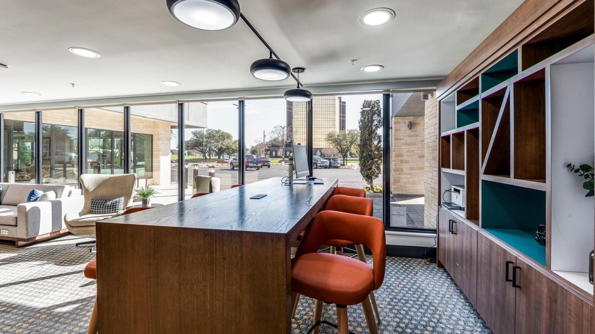 Holiday Inn Dallas Market Ctr Love Field By Ihg Exterior photo